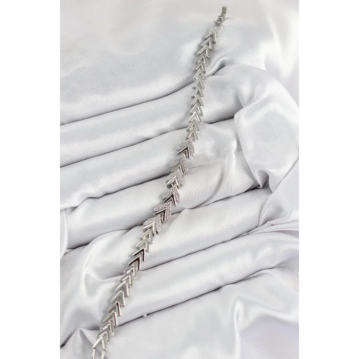 Pirinç Zirkon Taşlı Sıralı Ok Model Gümüş Renk Kadın Bileklik