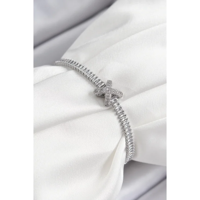 Pirinç Zirkon Taşlı X Detaylı Su Yolu Model Gümüş Renk Asansörlü Kadın Bileklik