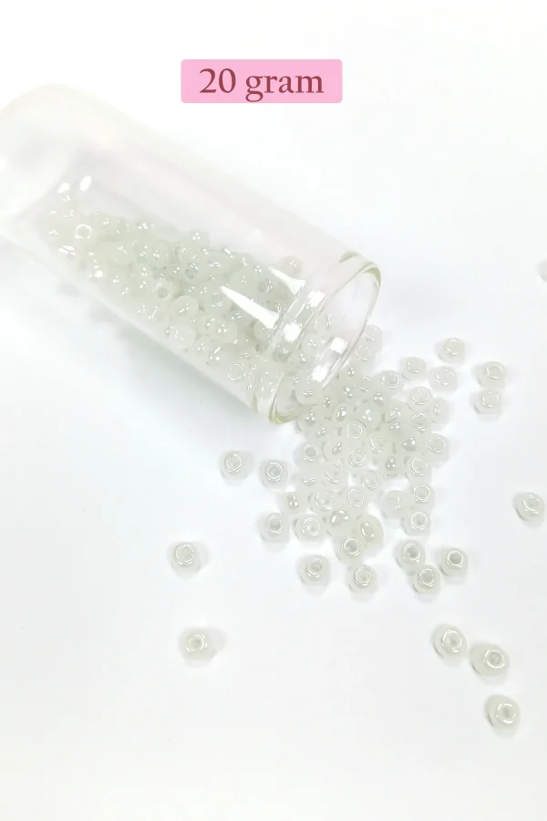 Dökme Cam Kum Boncuk Büyük Boy (6/0) 4 mm - 20 Gram - İnci Beyaz - BNC081