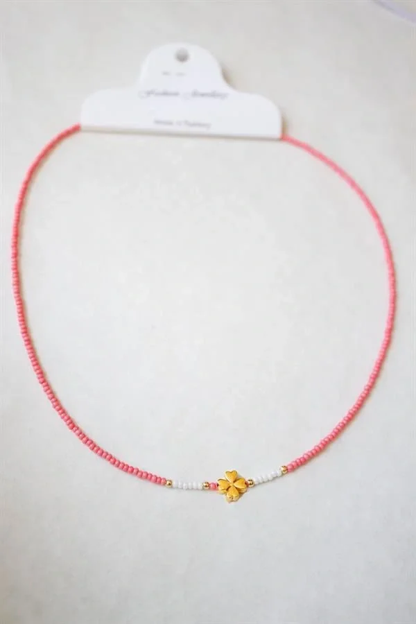 Kum Boncuklu Yonca Kolye - Nar Çiçeği