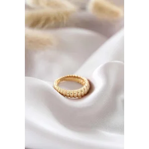 Altın Renk Ayarlamalı Burgu Kadın Yüzük