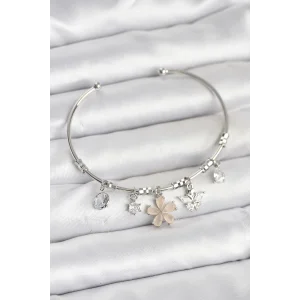 Çiçek ve Kelebek Charmlı Gümüş Renk Pirinç Kadın Bileklik