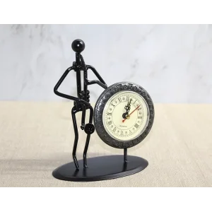 Metal Saatli Saksafon Çalan Müzisyen Alk4335