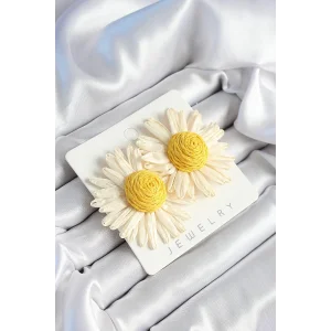 Papatya Model Beyaz Ve Sarı Renk Kadın Küpe