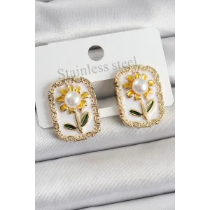 Pirinç Beyaz Mineli Papatya Figürlü Sanatsal Portre Model Gold Renk Kadın Küpe