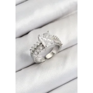 Pirinç  Büyük Zirkon Taşlı Model Gümüş Renk Kadın Yüzük