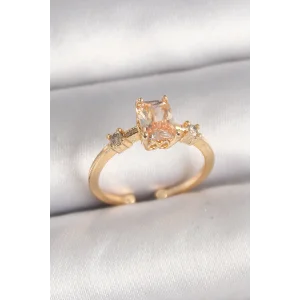Pirinç Gold Renk Kare Zirkon Taş Model Kadın Yüzük