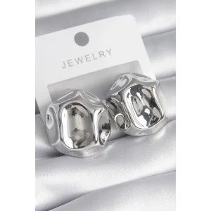 Pirinç Gümüş Renk İşlemeli Top Model Kadın Küpe