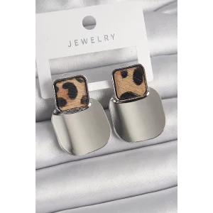 Pirinç Gümüş Renk Kare Plaka Leopar Desenli Kadın Küpe