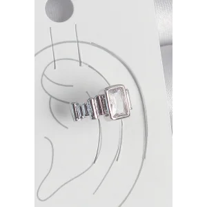 Pirinç Gümüş Renk Kare Zirkon Taşlı Kadın Kıkırdak Model Küpe