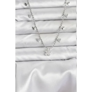 Pirinç Gümüş Renk Zirkon Taşlı Çiçek Model Kadın Kolye