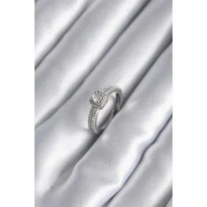 Pirinç Gümüş Renk Zirkon Taşlı Kadın Yüzük