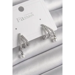 Pirinç Gümüş Renk Zirkon Taşlı Pençe Model İnci Detay Kadın Küpe