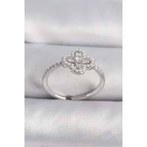 Pirinç Gümüş Renk Zirkon Taşlı Yonca Model İnci Detay Kadın Yüzük