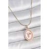 316L Çelik Gold Renk Zincir Pembe Mineli İncli Zirkon Taşlı Çiçek İşlemeli Portre Model Kadın Kolye