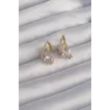 Pirinç Gold Renk İri Zirkon Taşlı Kıvrımlı Minimal Kelebekli Halka Küpe