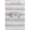 Pirinç Gold Renk Zirkon Taşlı Kıvrımlı İnci Çiçek Küpe