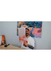 Renkli Sanatsal Duvar Bayrağı – Turuncu Unicorn ve Minyatür İnsan Figürlü Fantastik Tasarım | Modern Kumaş Duvar Dekoru | 25x50 – 50x100 cm