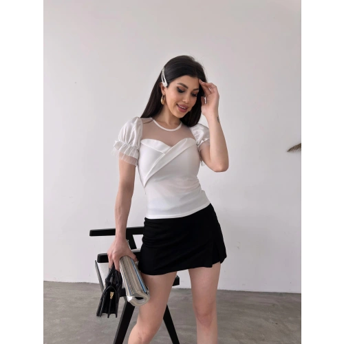 Bisiklet Yaka Tül Detaylı Kolları Fırfırlı Bluz