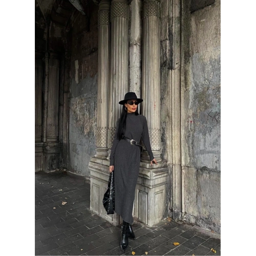 Boğazlı kalın bürümcük uzun elbise siyah