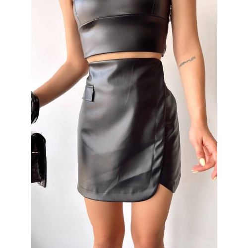 Cep detaylı oval kapaklı deri etek siyah h240048