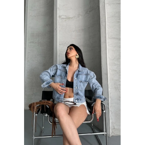 Çift cepli kol katlamalı kar yıkama crop kot ceket mavi d2000