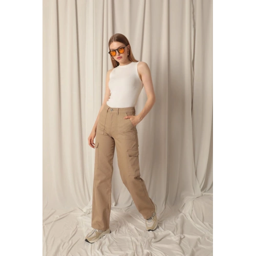 Denim Kumaş Kargo Cepli Kadın Bej Pantolon