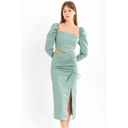 Deri Kumaş Diz Altı Boy Yırtmaçlı Büzgü Detaylı Kadın Etek-Mint