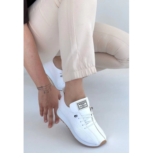 Fiert Beyaz Cilt Bağcıklı Spor Ayakkabı