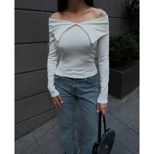 Kelebek yaka uzun kol bluz beyaz