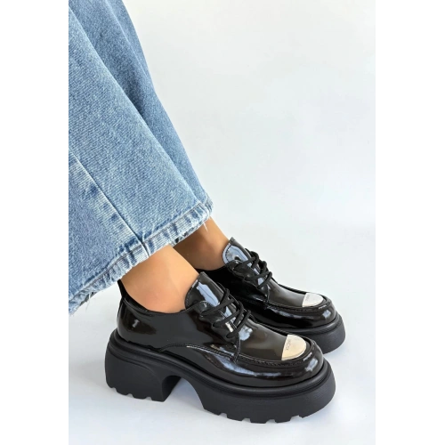 Kiya Siyah Rugan Dolgu Topuk Oxford Ayakkabı