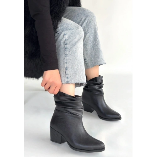 Lukana Siyah Cilt Topuklu Körüklü Bot