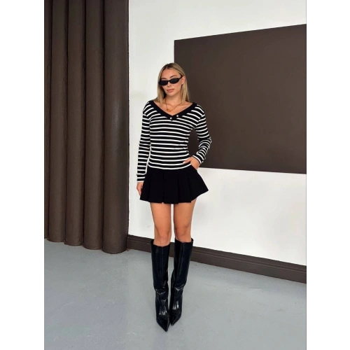 V yaka kol ve yaka düğmeli bluz siyah A4047