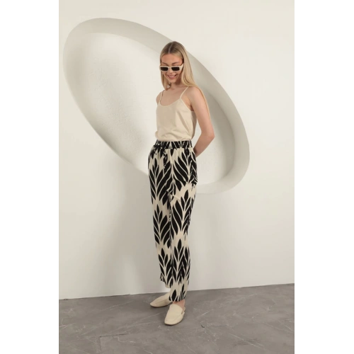 Viskon Kumaş Yaprak Desen Pantolon-Siyah