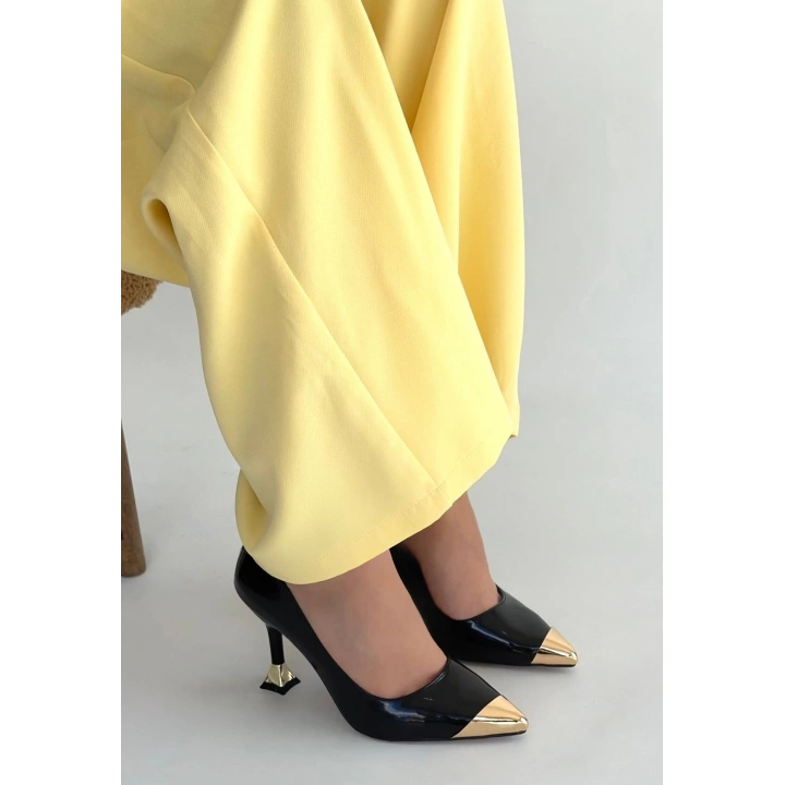 Artem Siyah Rugan Topuklu Ayakkabı