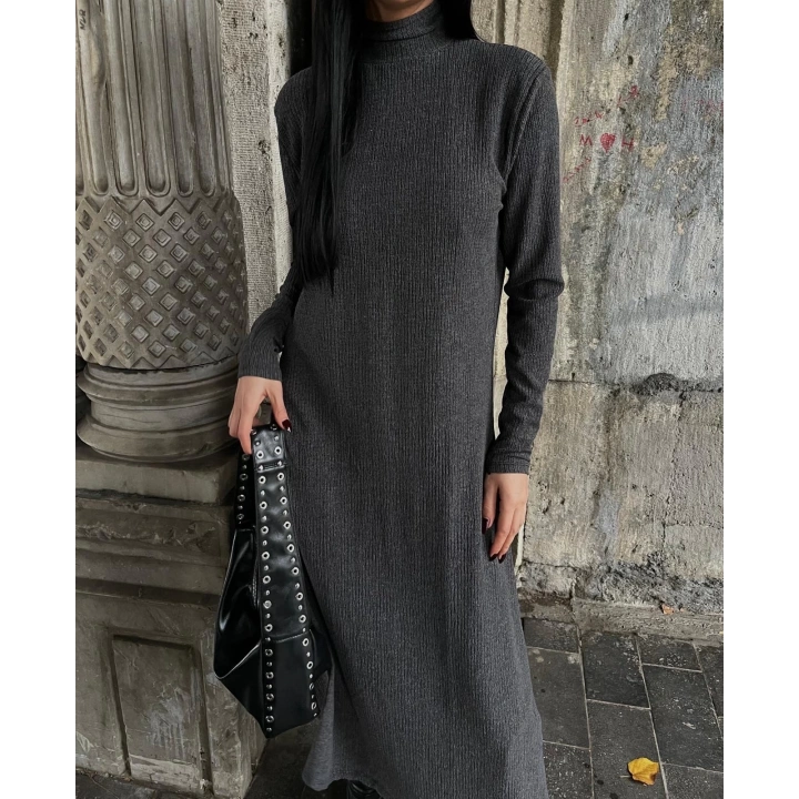 Boğazlı kalın bürümcük uzun elbise siyah