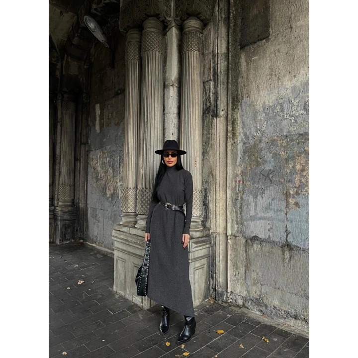 Boğazlı kalın bürümcük uzun elbise siyah