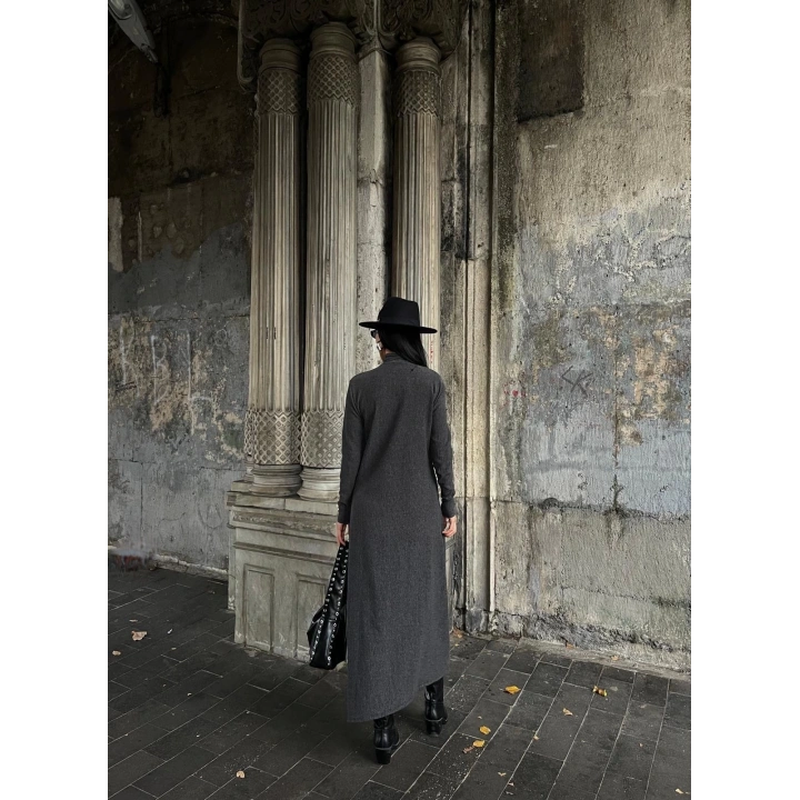 Boğazlı kalın bürümcük uzun elbise siyah