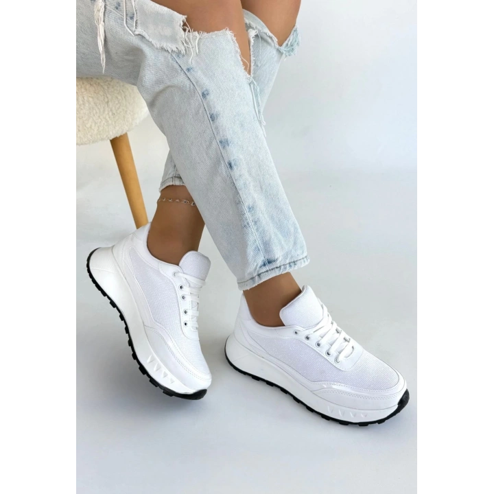 Edva Beyaz Cilt Bağcıklı Spor Ayakkabı