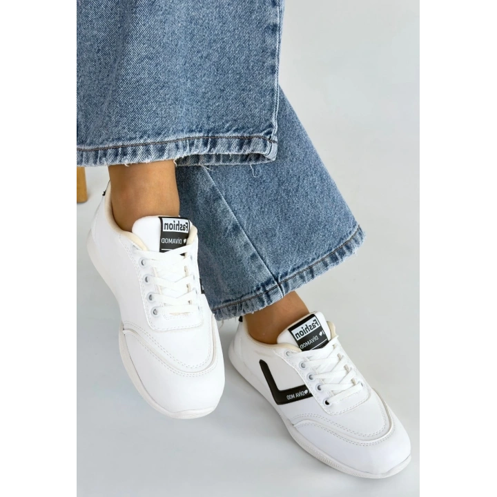 Jowen Beyaz Cilt Siyah Detaylı Bağcıklı Spor Ayakkabı