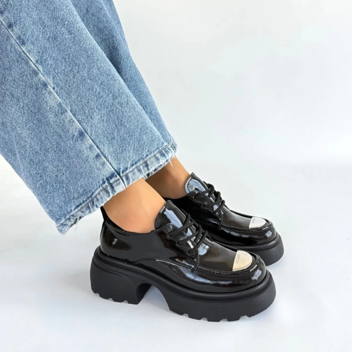 Kiya Siyah Rugan Dolgu Topuk Oxford Ayakkabı