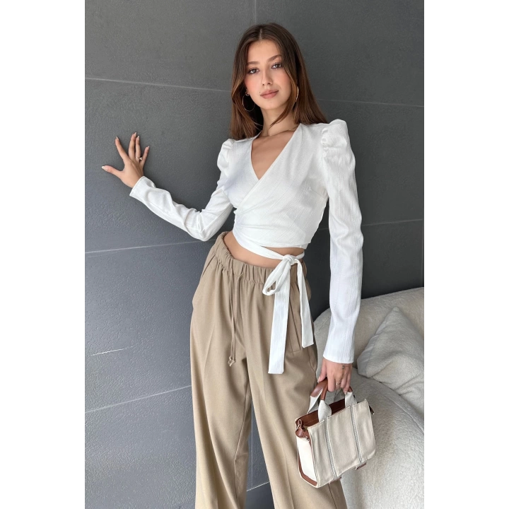 Kruvaze Yaka Beli Kuşaklı Crop Bluz
