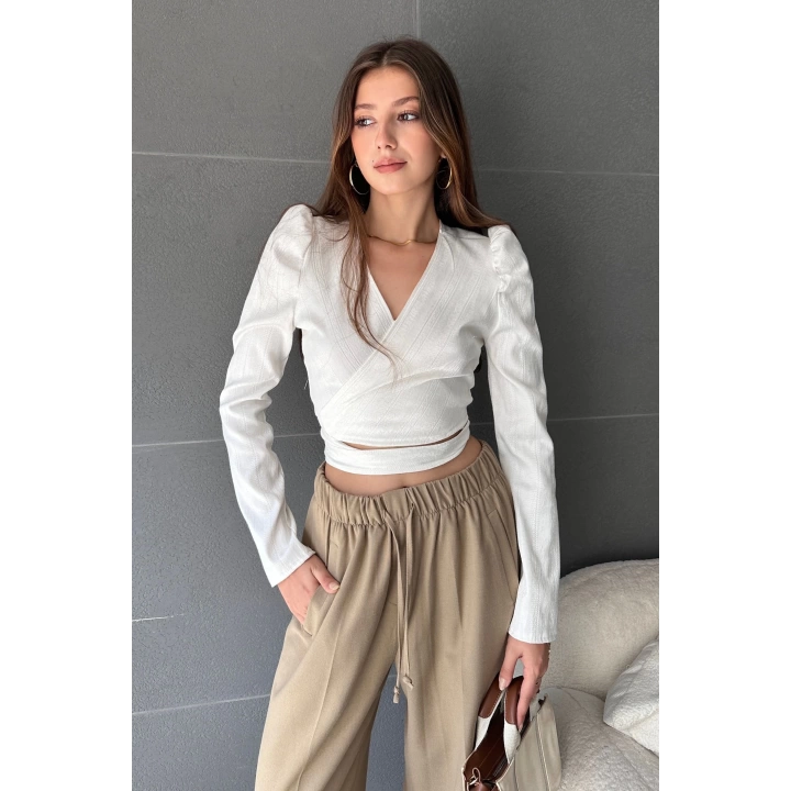 Kruvaze Yaka Beli Kuşaklı Crop Bluz