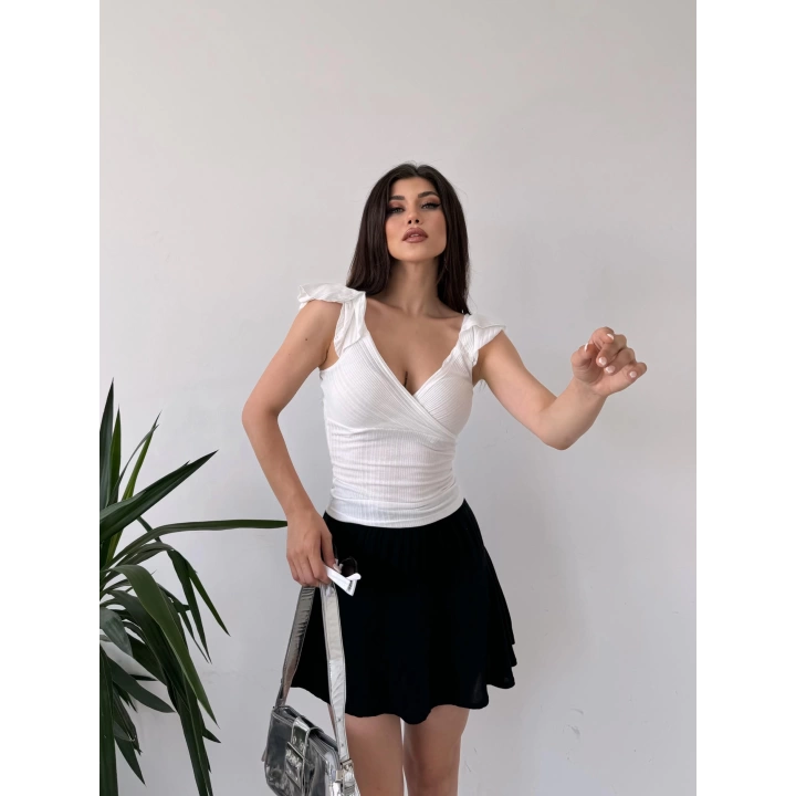 Kruvaze Yaka Omuzu Volanlı Bluz
