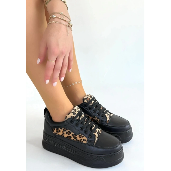 Lorrin Siyah Cilt Leopar Detaylı Bağcıklı Spor Ayakkabı