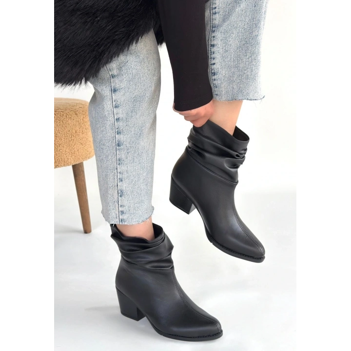 Lukana Siyah Cilt Topuklu Körüklü Bot