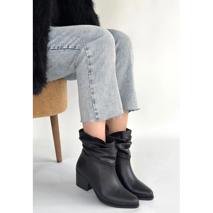 Lukana Siyah Cilt Topuklu Körüklü Bot