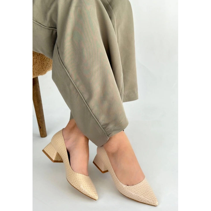 Meort Bej Rugan Topuklu Ayakkabı