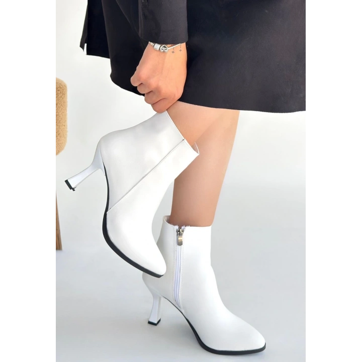 Mişha Beyaz Cilt Topuklu Bot