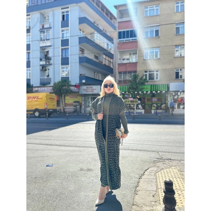 Siyah çizgi desenli elbiseli hırka triko takım haki